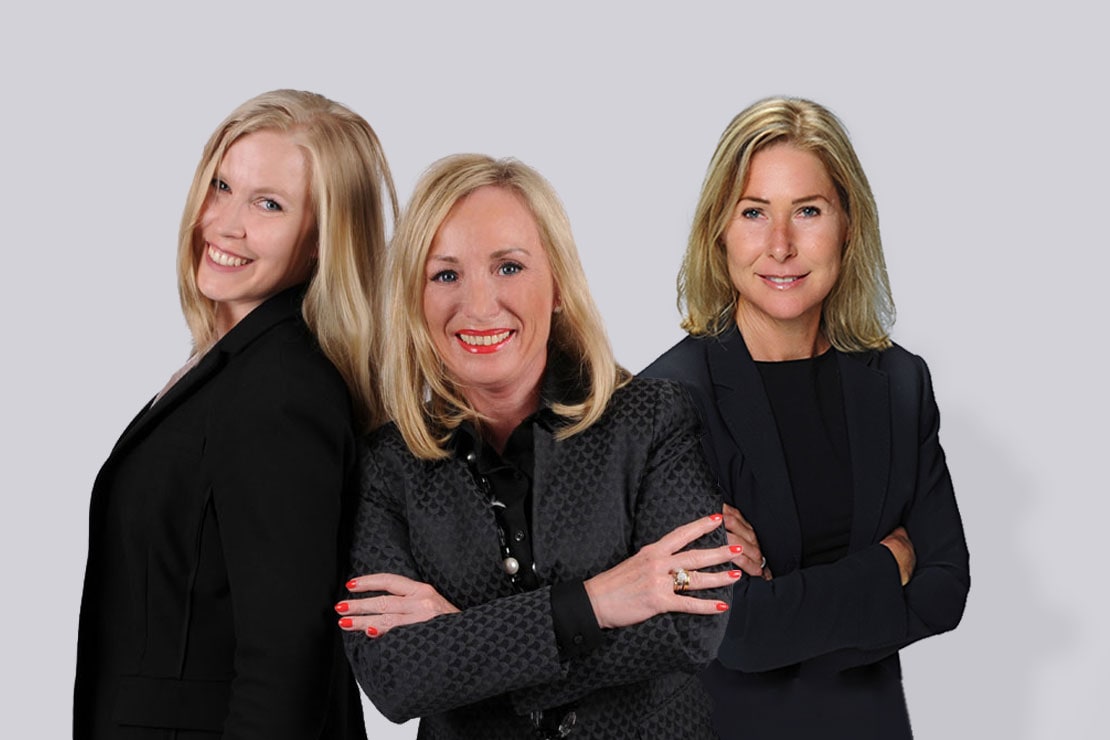 Hallo, wir sind die Rechtsanwältinnen Sabine Hermann, Ulrike Ludolf und Silke Werner. Wir sind Fachanwältinnen für Familienrecht, für Arbeitsrecht und für Verkehrsrecht. Hallo, wir sind die Rechtsanwältinnen Sabine Hermann, Ulrike Ludolf und Silke Werner. Wir sind Fachanwältinnen für Familienrecht, für Arbeitsrecht und für Verkehrsrecht.
